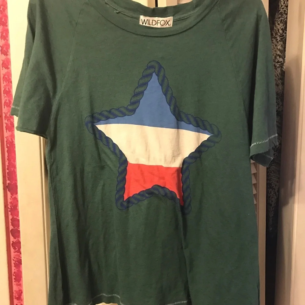 NWT WILDFOX STAR TEE - Picture 2 of 4